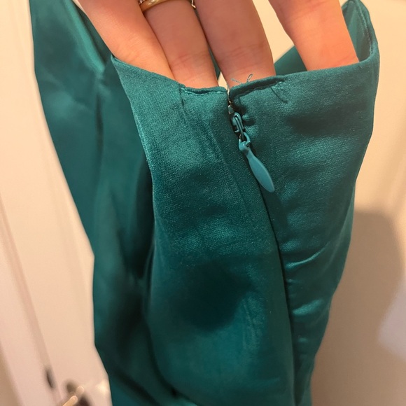 Banana Republic emerald wrap silky dress - Picture 4 of 9